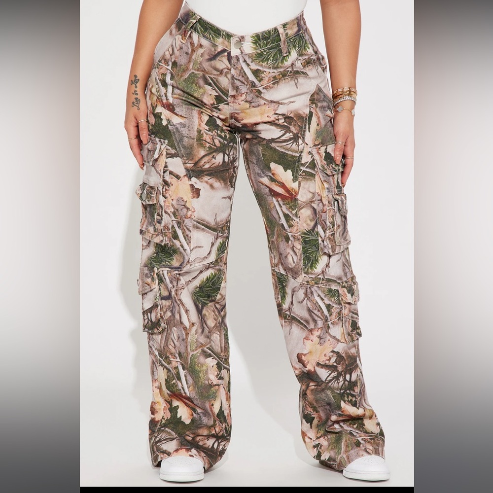 Stretch camo cargo jeans